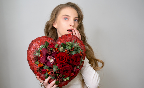 Сердце в цвете «марсала»